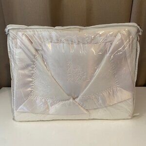 Quiltex White Baby Blanket New‎ in Package Satin Trim Embroidered